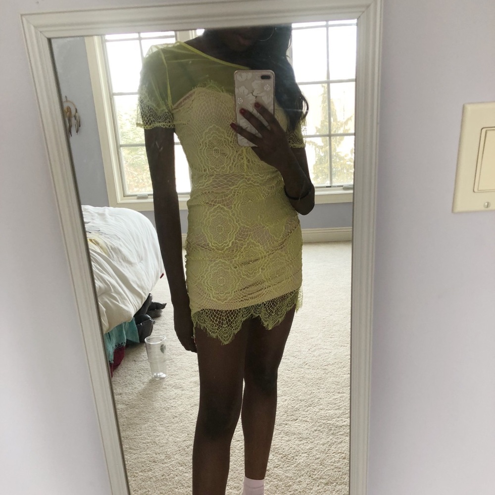 Yellow Lace Bodycon Dress🌼